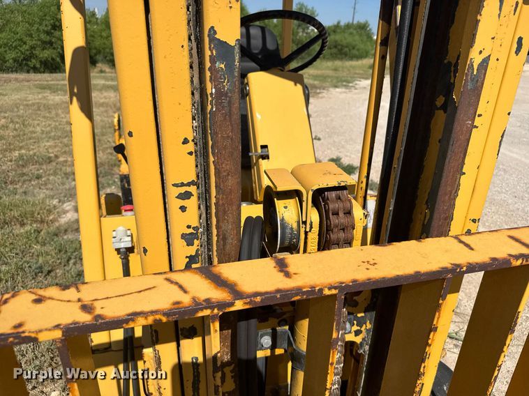 image for item ER2146 2014 Hyster E60XL-MIL forklift