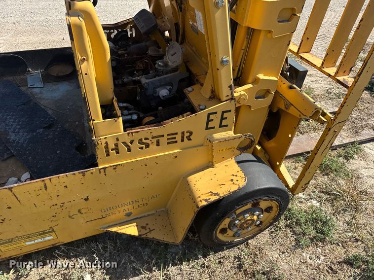 image for item ER2146 2014 Hyster E60XL-MIL forklift