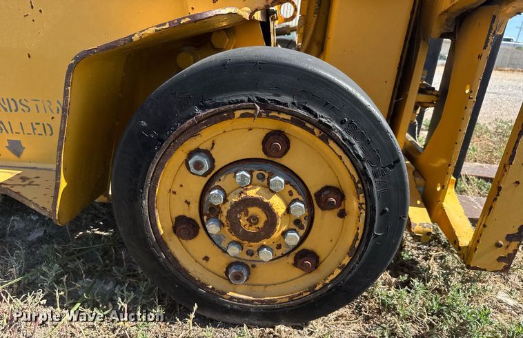 image for item ER2146 2014 Hyster E60XL-MIL forklift