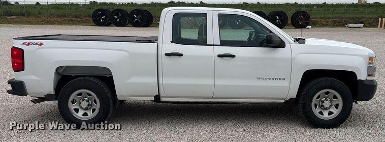 image for item ET8006 2017 Chevrolet Silverado 1500  Double Cab pickup truck