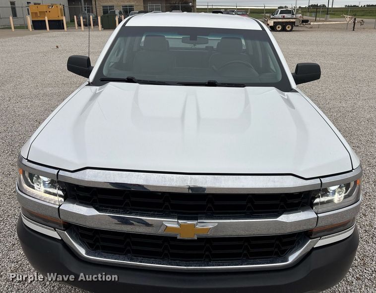 image for item ET8006 2017 Chevrolet Silverado 1500  Double Cab pickup truck