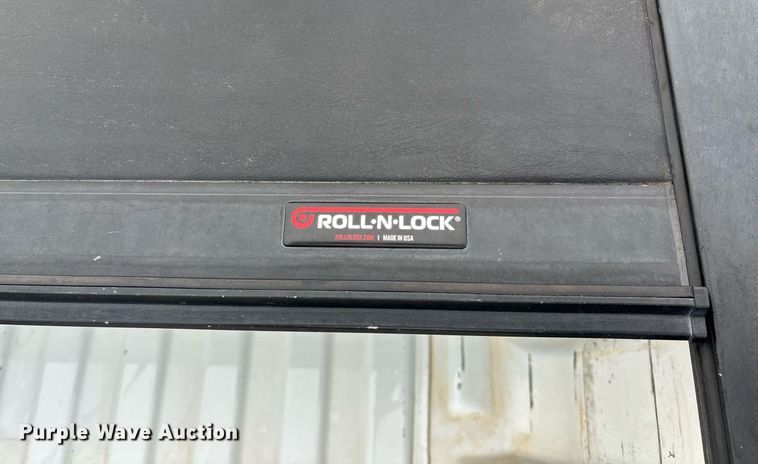 image for item ET8006 2017 Chevrolet Silverado 1500  Double Cab pickup truck