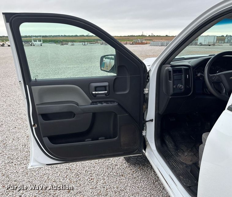 image for item ET8006 2017 Chevrolet Silverado 1500  Double Cab pickup truck