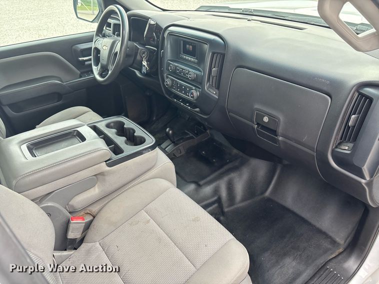 image for item ET8006 2017 Chevrolet Silverado 1500  Double Cab pickup truck