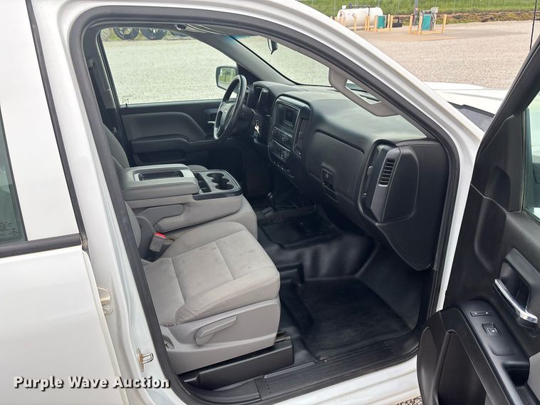 image for item ET8006 2017 Chevrolet Silverado 1500  Double Cab pickup truck