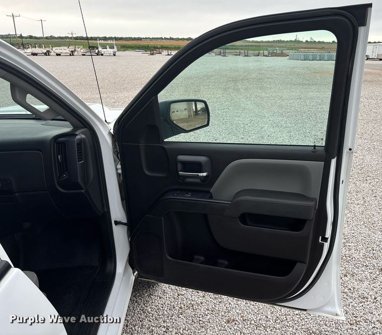 image for item ET8006 2017 Chevrolet Silverado 1500  Double Cab pickup truck