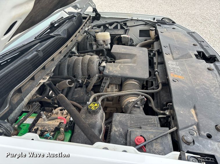 image for item ET8006 2017 Chevrolet Silverado 1500  Double Cab pickup truck