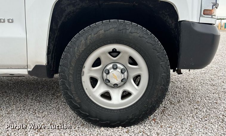 image for item ET8006 2017 Chevrolet Silverado 1500  Double Cab pickup truck