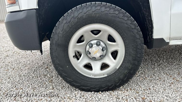 image for item ET8006 2017 Chevrolet Silverado 1500  Double Cab pickup truck