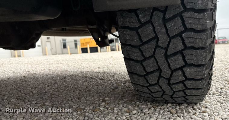 image for item ET8006 2017 Chevrolet Silverado 1500  Double Cab pickup truck