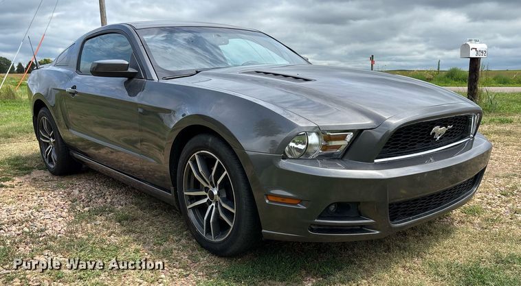 image for item ET8010 2013 Ford Mustang 