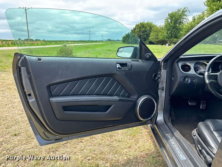 image for item ET8010 2013 Ford Mustang 