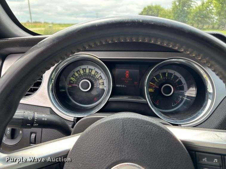 image for item ET8010 2013 Ford Mustang 