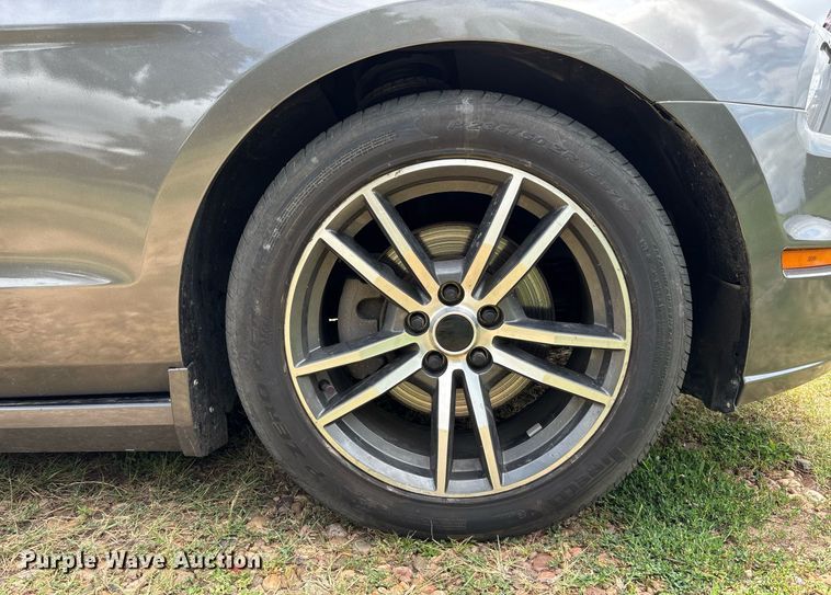 image for item ET8010 2013 Ford Mustang 