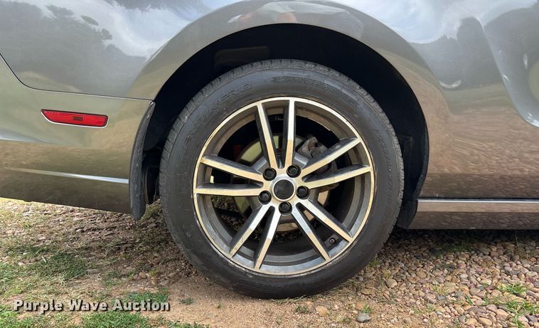 image for item ET8010 2013 Ford Mustang 