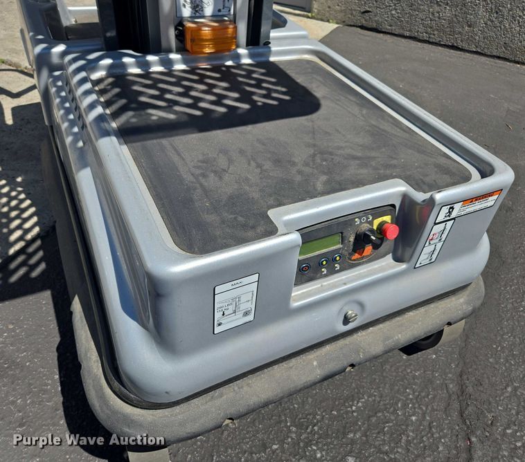 image for item FB9404 2007 JLG 10MSP order picker