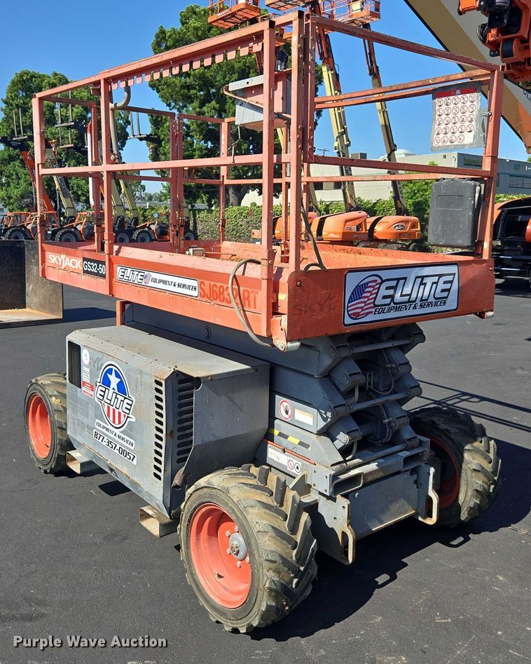 image for item FB9406 2014 Skyjack SJ 6832RT scissor lift