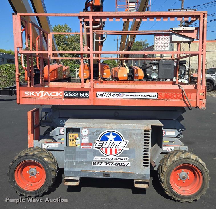 image for item FB9406 2014 Skyjack SJ 6832RT scissor lift