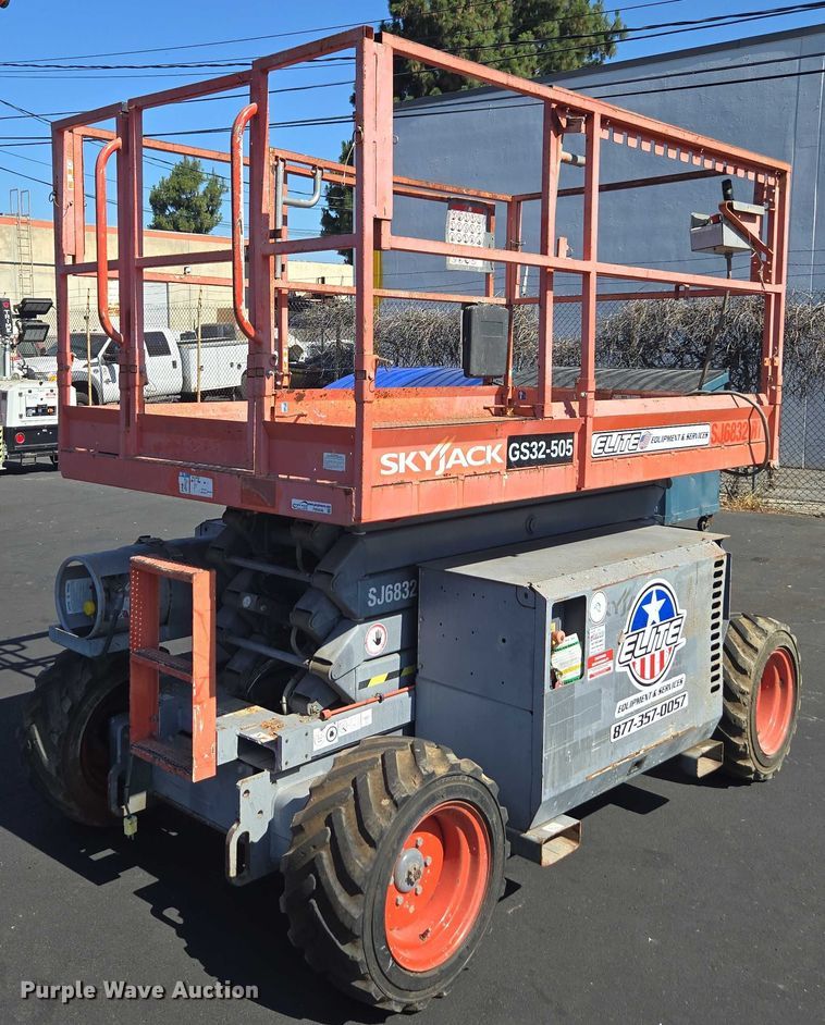 image for item FB9406 2014 Skyjack SJ 6832RT scissor lift