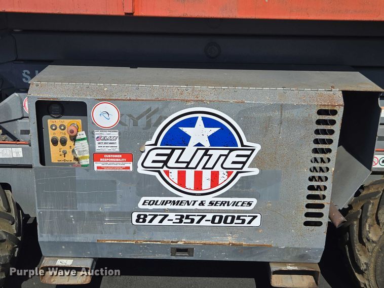 image for item FB9406 2014 Skyjack SJ 6832RT scissor lift