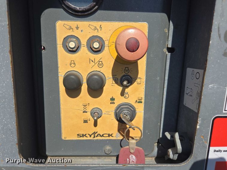 image for item FB9406 2014 Skyjack SJ 6832RT scissor lift