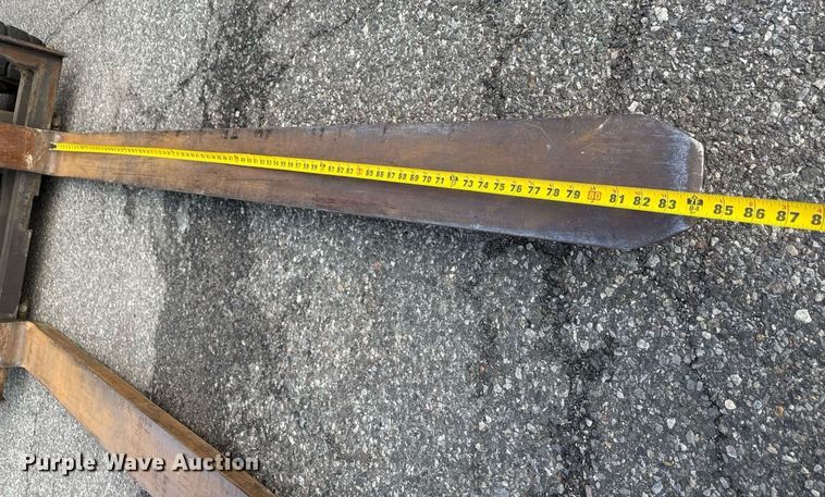 image for item MZ9391 2013 Nissan PF80YLP forklift