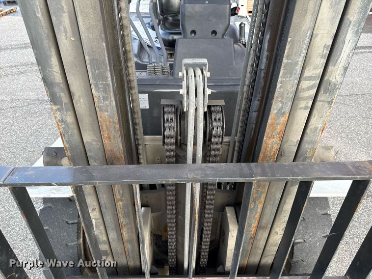 image for item MZ9391 2013 Nissan PF80YLP forklift