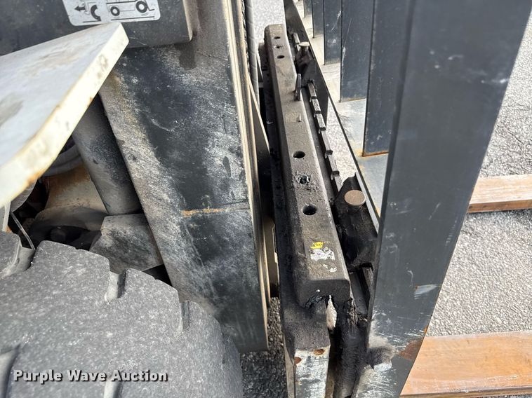 image for item MZ9391 2013 Nissan PF80YLP forklift