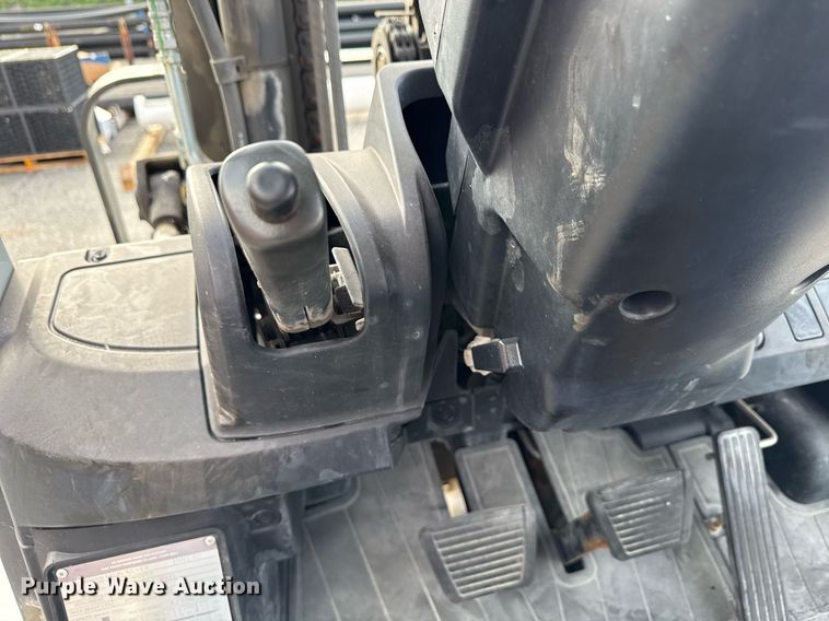 image for item MZ9391 2013 Nissan PF80YLP forklift