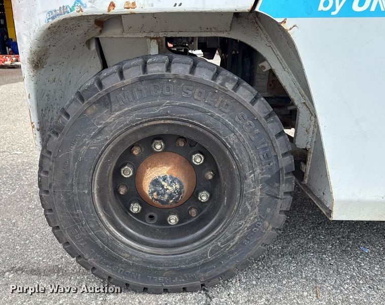 image for item MZ9391 2013 Nissan PF80YLP forklift