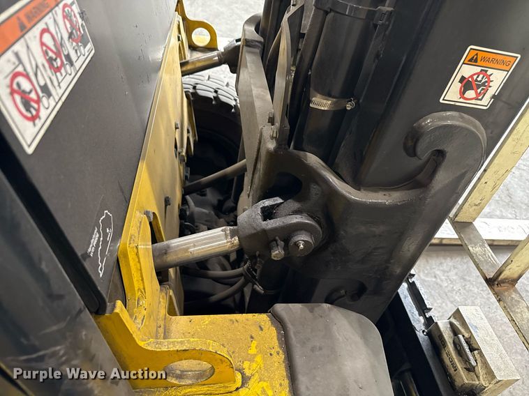 image for item MZ9392 2018 Yale GLP050 forklift