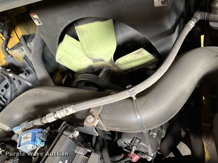 image for item MZ9392 2018 Yale GLP050 forklift