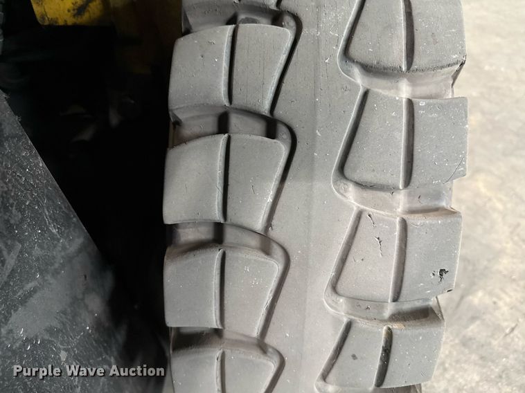 image for item MZ9392 2018 Yale GLP050 forklift