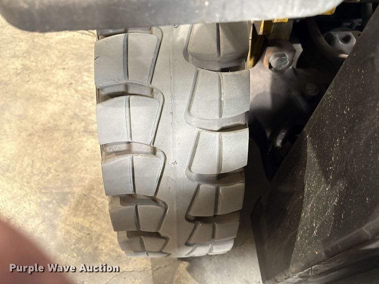 image for item MZ9392 2018 Yale GLP050 forklift