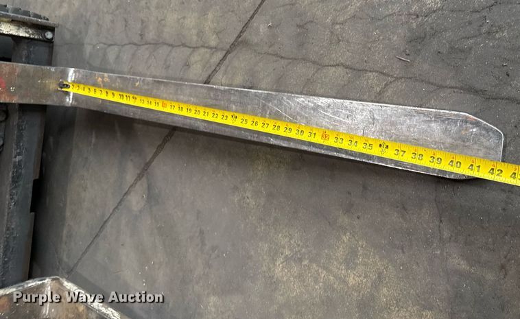 image for item MZ9393 2018 Yale GLP040 forklift