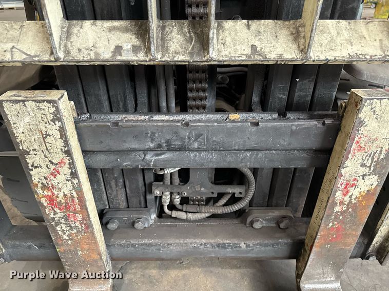 image for item MZ9393 2018 Yale GLP040 forklift