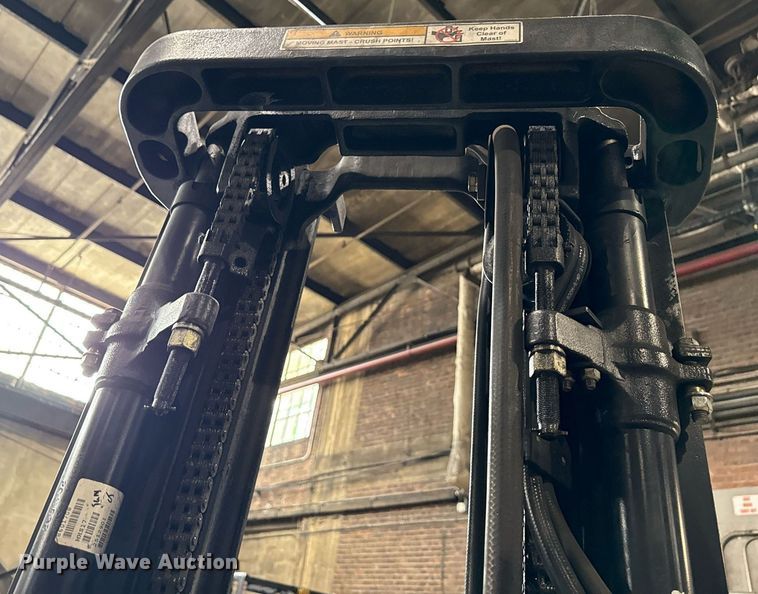 image for item MZ9393 2018 Yale GLP040 forklift