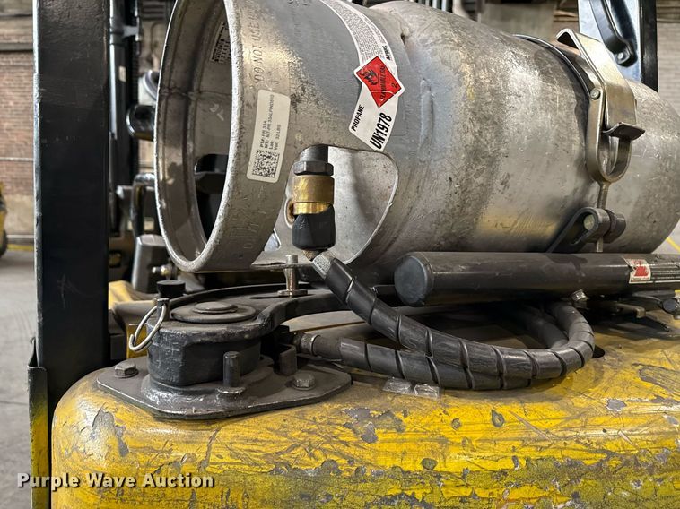 image for item MZ9393 2018 Yale GLP040 forklift