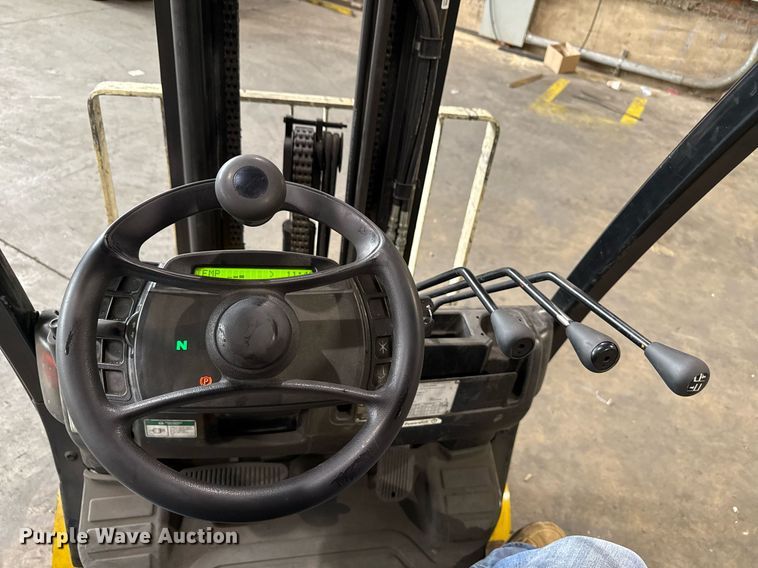 image for item MZ9393 2018 Yale GLP040 forklift
