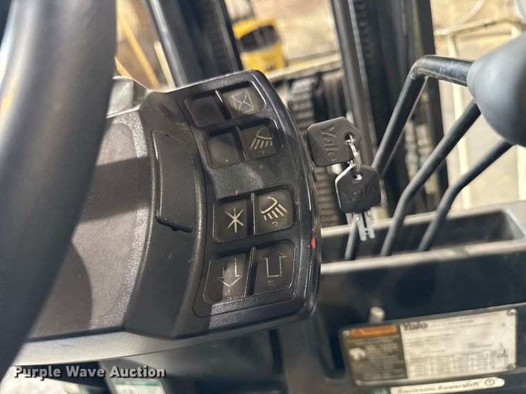 image for item MZ9393 2018 Yale GLP040 forklift