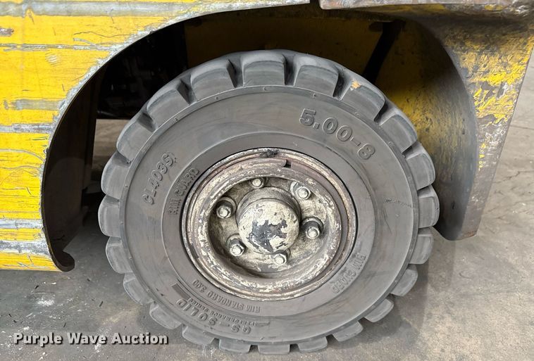 image for item MZ9393 2018 Yale GLP040 forklift