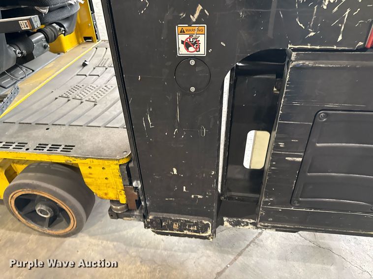 image for item MZ9395 2017 Yale NTA030SB turret truck