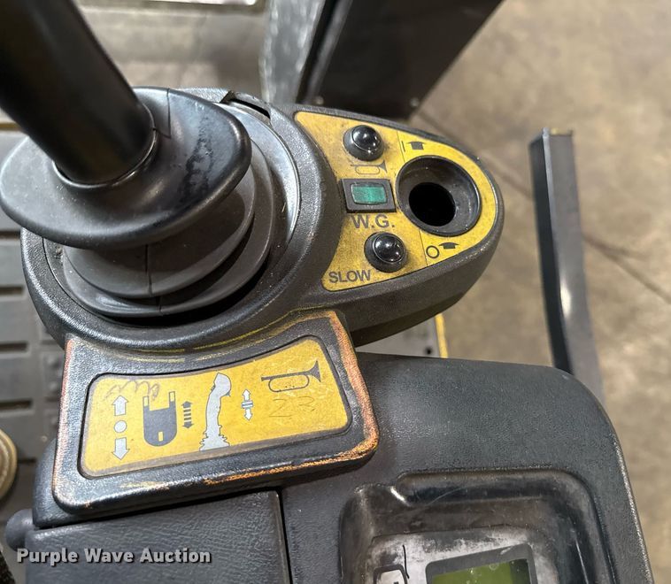 image for item MZ9395 2017 Yale NTA030SB turret truck