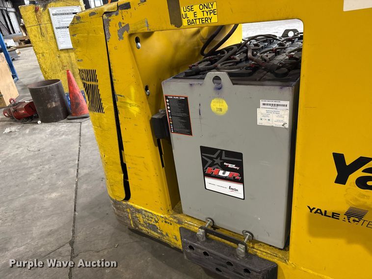 image for item MZ9395 2017 Yale NTA030SB turret truck