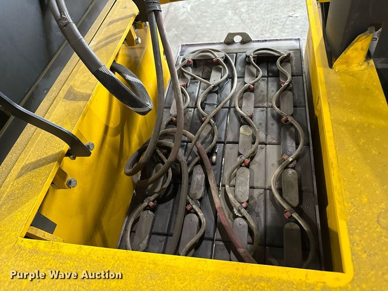 image for item MZ9395 2017 Yale NTA030SB turret truck