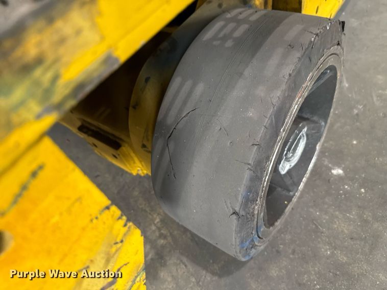 image for item MZ9395 2017 Yale NTA030SB turret truck