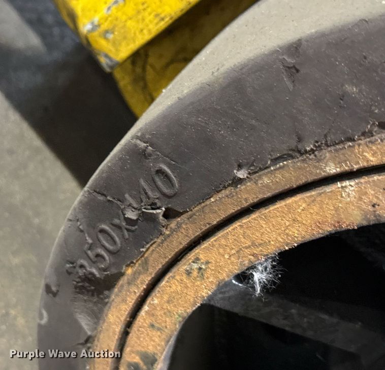 image for item MZ9395 2017 Yale NTA030SB turret truck