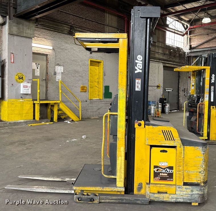 image for item MZ9396 2017 Yale OS030 order picker