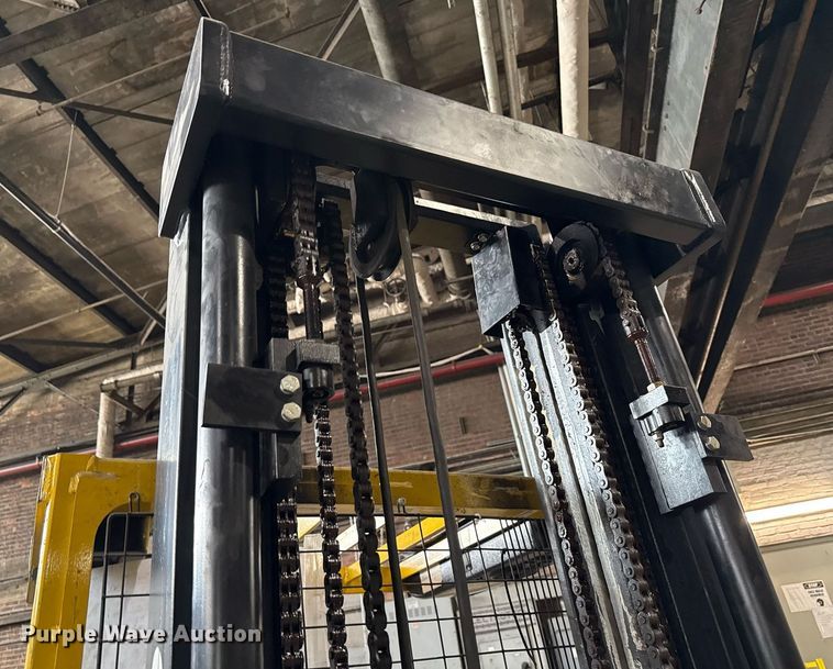 image for item MZ9396 2017 Yale OS030 order picker