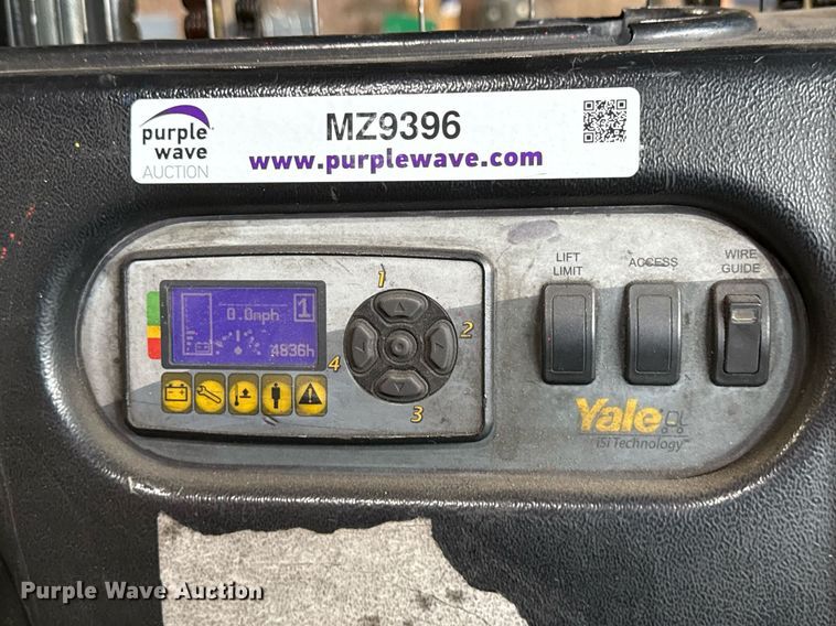 image for item MZ9396 2017 Yale OS030 order picker